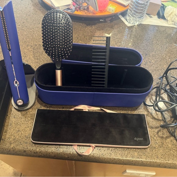 Dyson Hair Styling Kit in Purple and Black